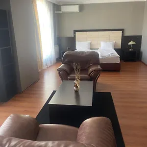 3* Hotel Consul